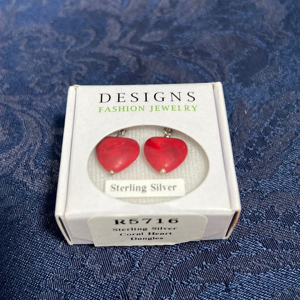 DESIGNS FASHION JEWELRY STERLING SILVER CORAL HEARTS DANGLES IN UNOPENED BOX